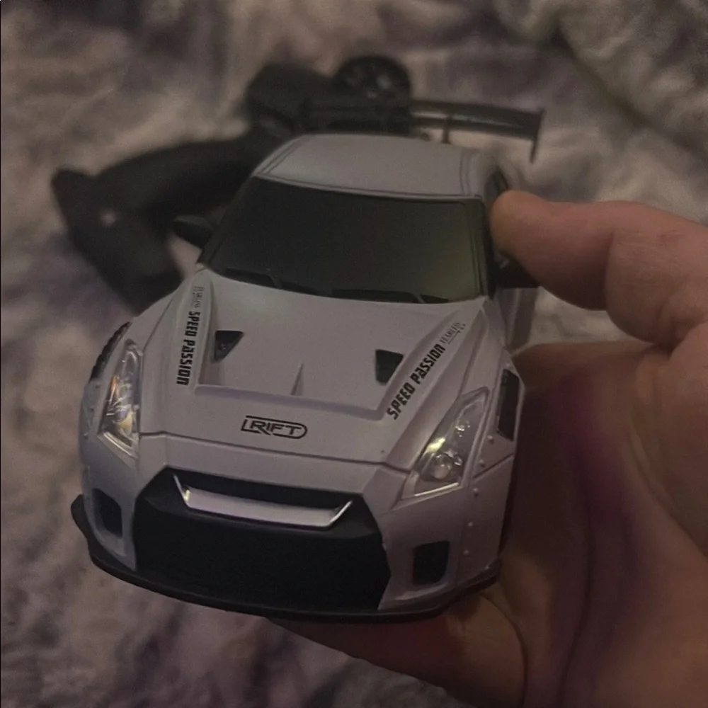 Drifting RC Gray Skyline Remote Control Car with Controller